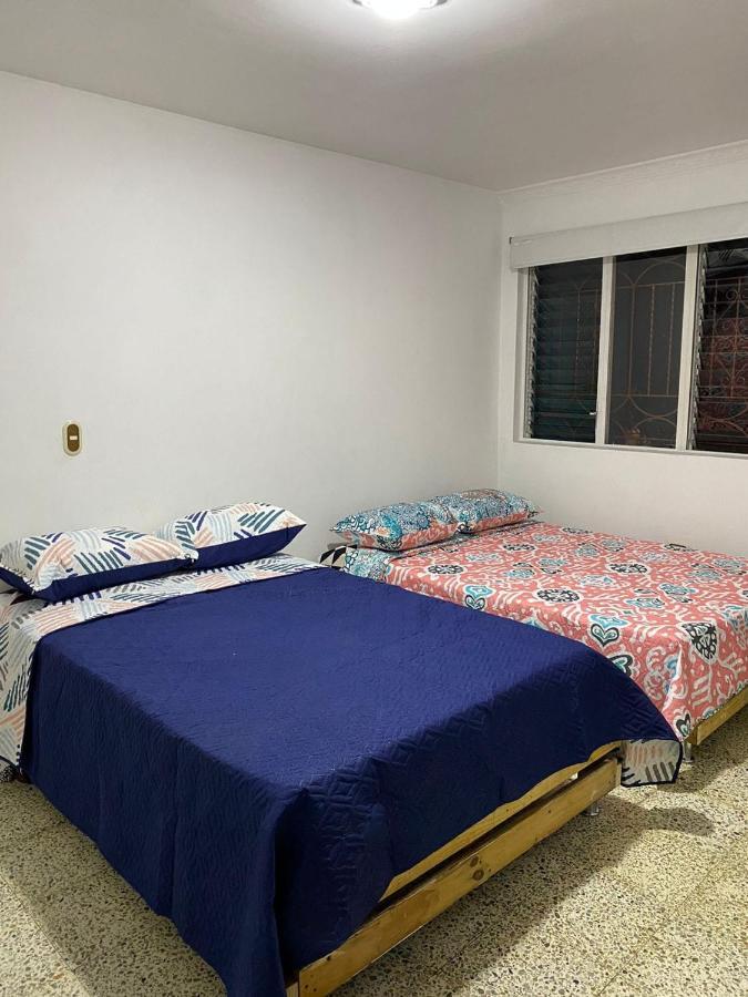 Hostel Kumho Alojamiento Medellin Bagian luar foto
