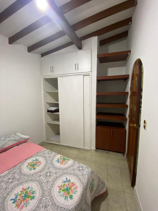 Hostel Kumho Alojamiento Medellin Bagian luar foto