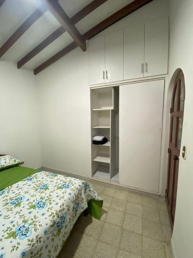 Hostel Kumho Alojamiento Medellin Bagian luar foto