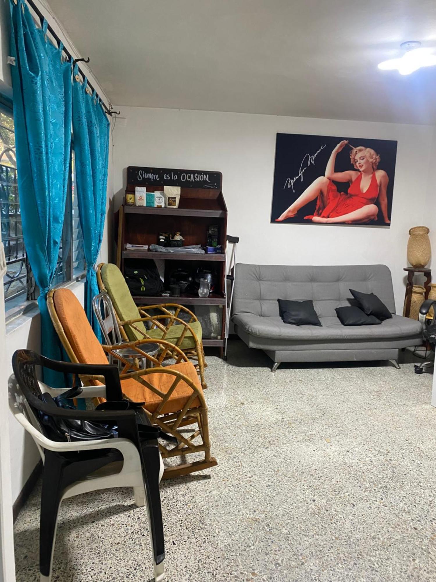 Hostel Kumho Alojamiento Medellin Bagian luar foto
