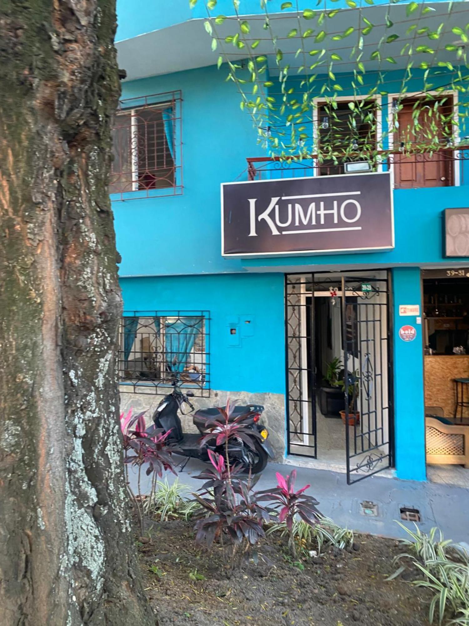 Hostel Kumho Alojamiento Medellin Bagian luar foto
